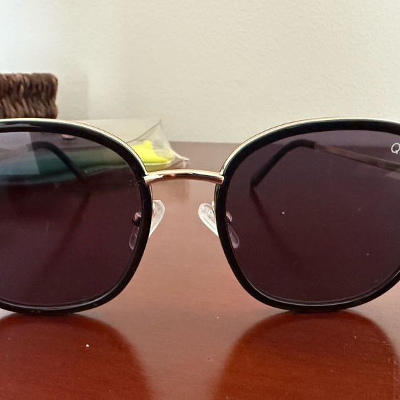 Quay Australia Black and Gold Round Sunglasses - Picture 2 of 4